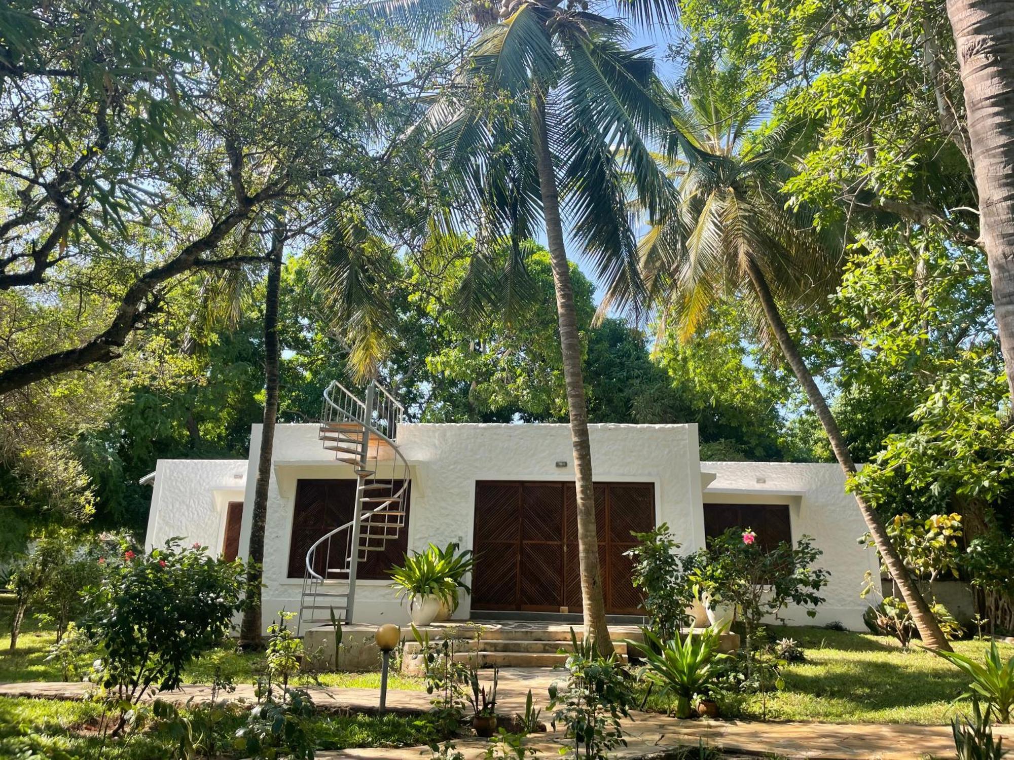 Shimoni Reef Lodge Exterior photo