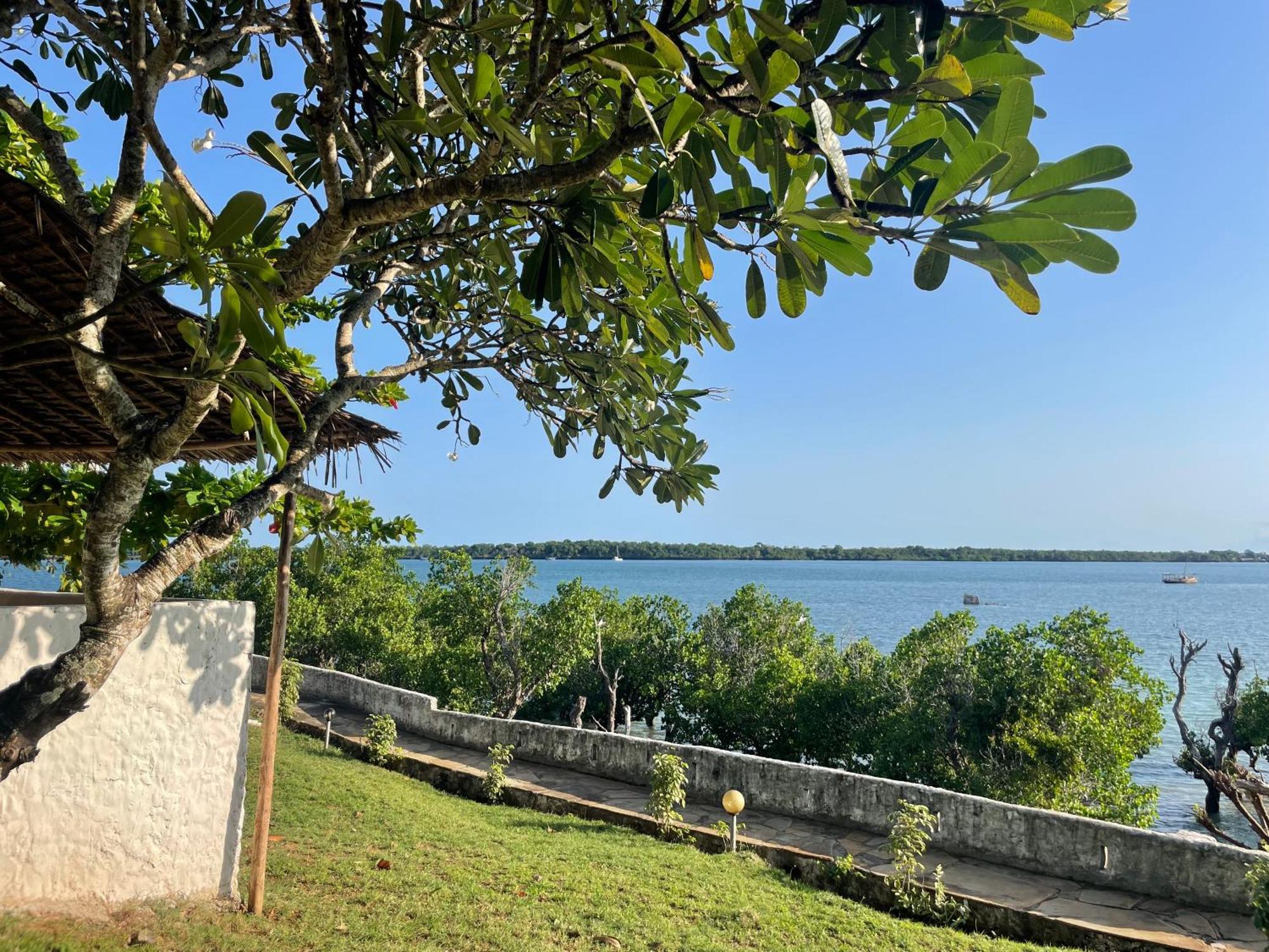 Shimoni Reef Lodge Exterior photo